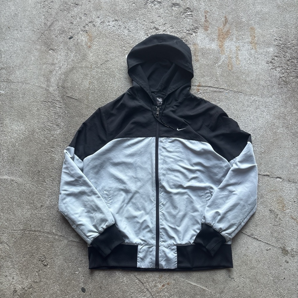 Nike Men's Black and Light Gray Windbreaker